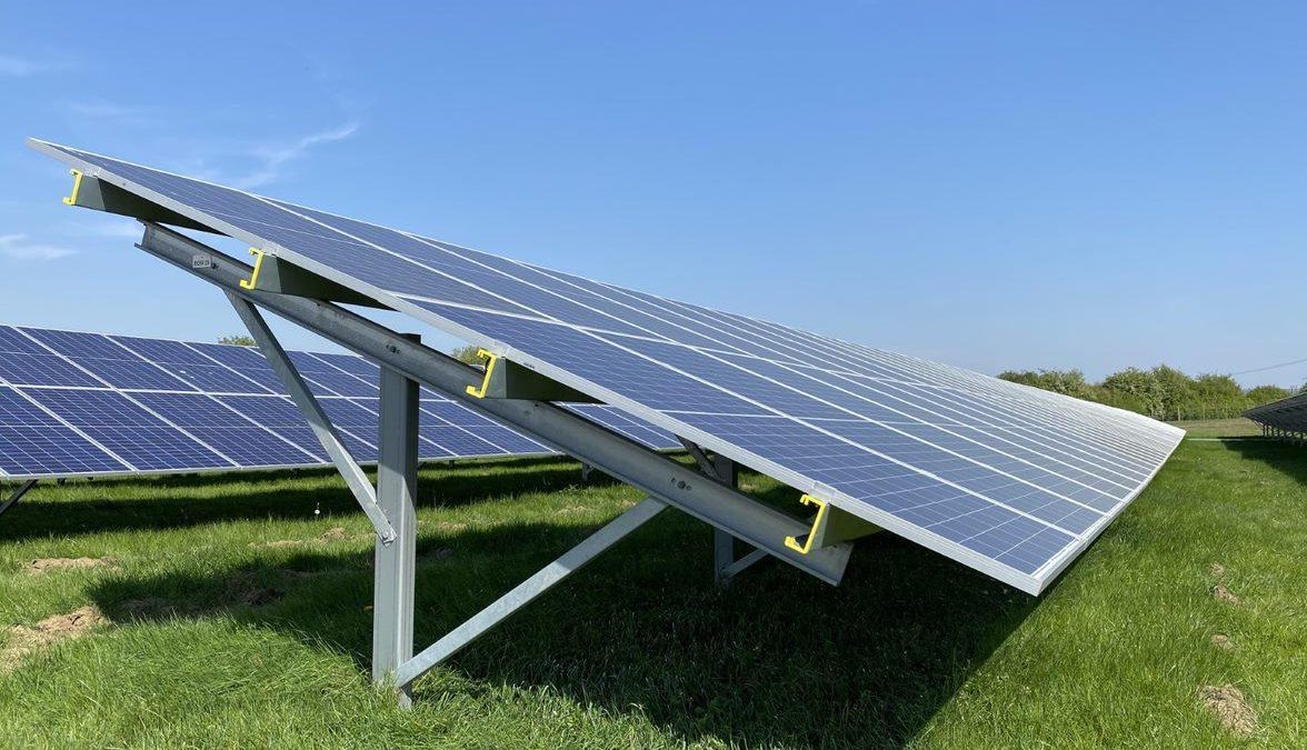 🏗 Design personalizat pentru structuri fotovoltaice: Când terenul ...
